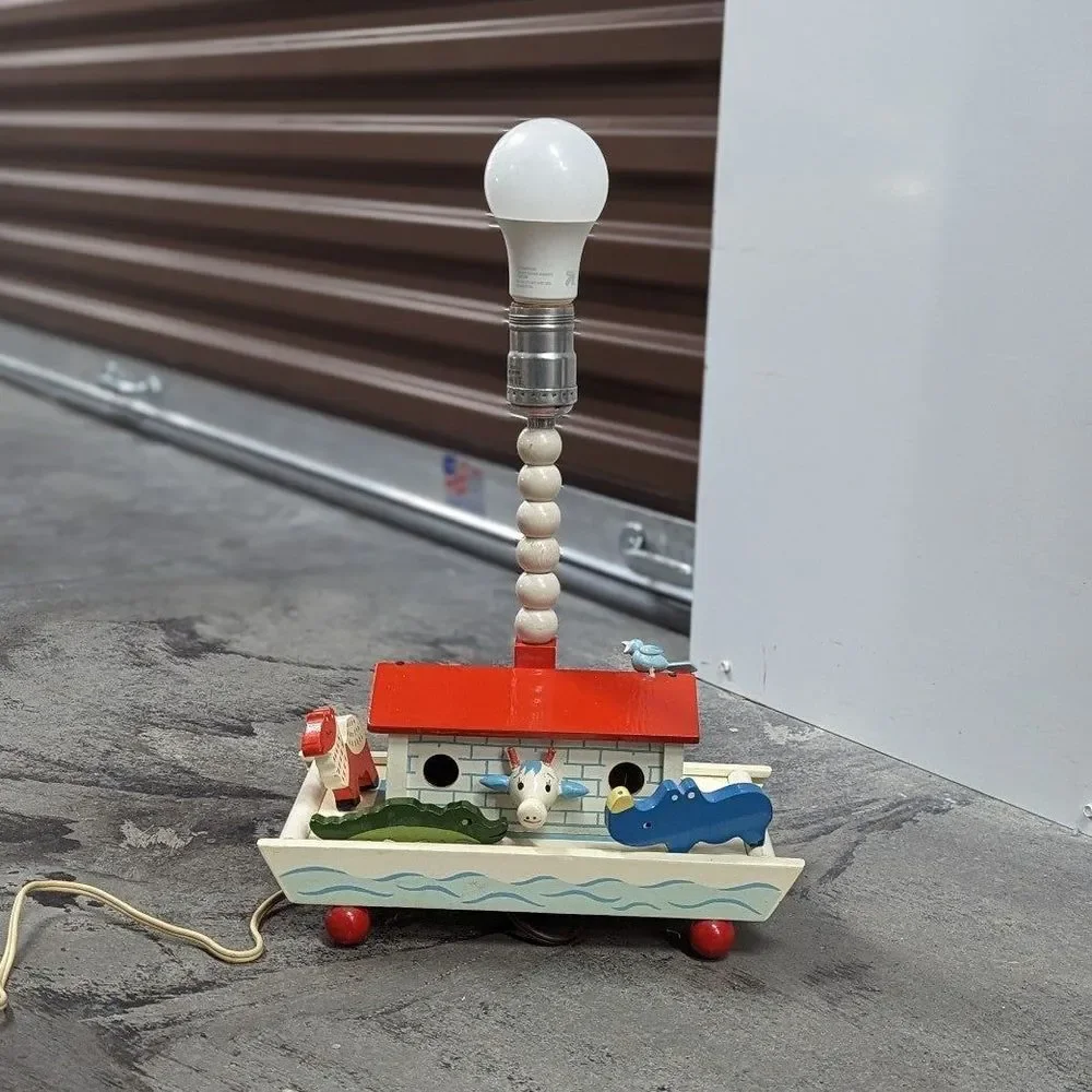 Vintage Children's Wooden Animal‎ Boat Lamp w Three Light Settings